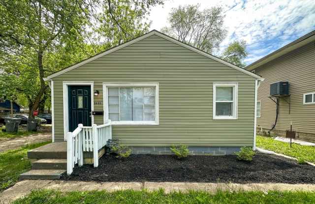 2833 E Vermont - $1,150/mo. photos photos