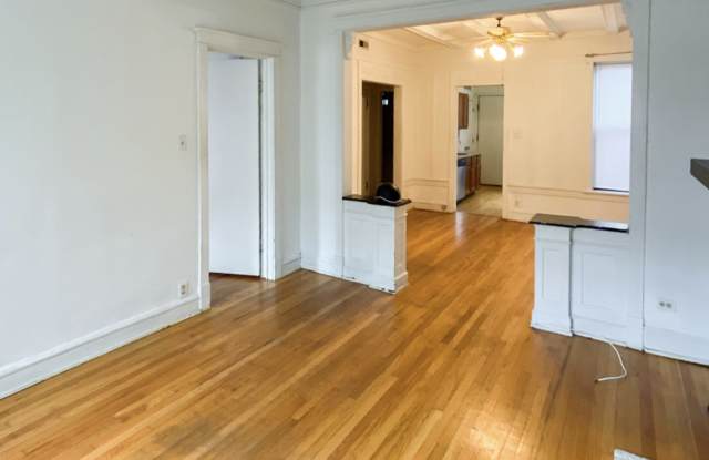 1509 West Barry Avenue Gallery 3