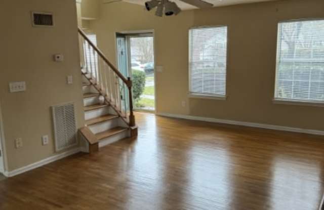 7403 Sarnia Place Gallery 3