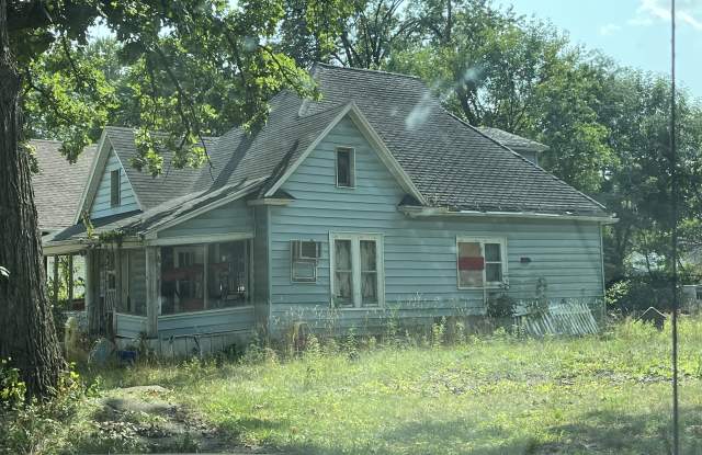 224 S Virginia Ave - 224 South Virginia Avenue, Danville, IL 61832