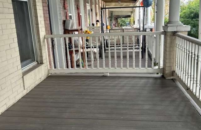 Charming 3BD/2.5BA Townhome w/ EV Charger in Hampden, MD! Gallery 3