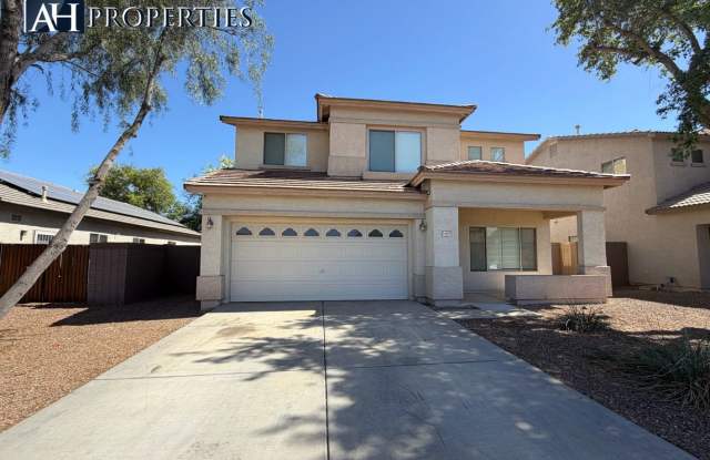 Large backyard Home in Surprise photos photos