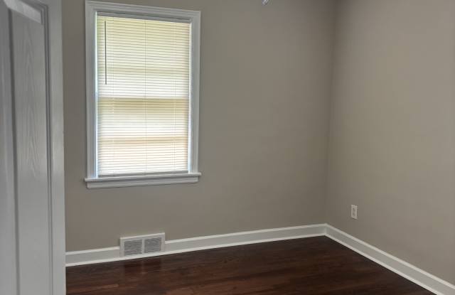 923 Tampa Gallery 2