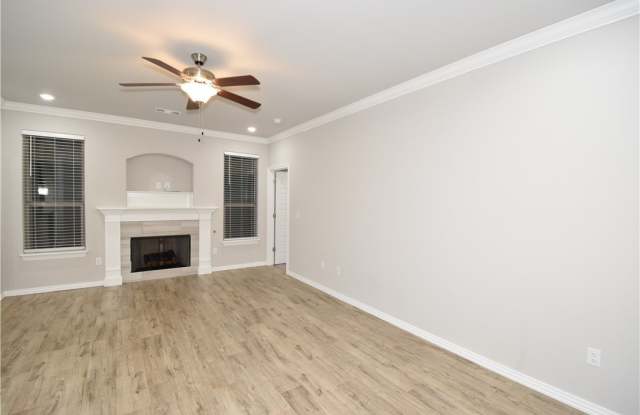 931 Lakeview Drive Gallery 2