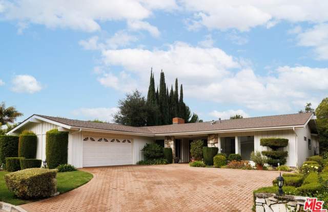 3135 Dona Marta Dr Gallery 1