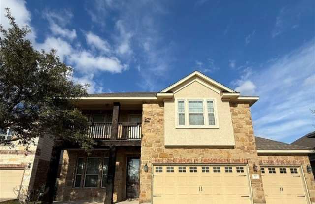 305 Leather Oak Loop photos photos