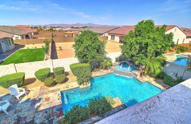 4866 N ESCONDIDO Place Gallery 4