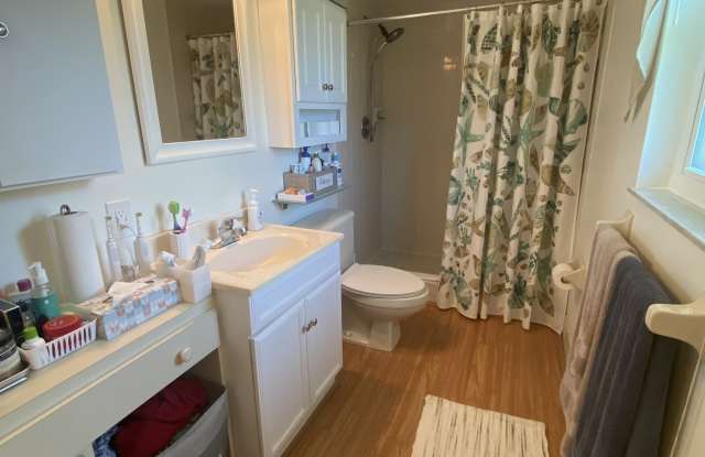 1409 Meadowbrook Road Northeast Gallery 4