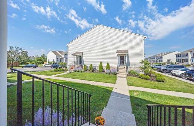 7043 Monarchos Dr # 13 Gallery 3