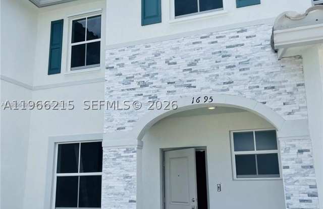 1695 SE 27th Rd photos photos