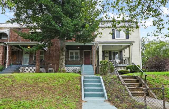 Amazing 3 BR/2 BA Townhome in Fairlawn! photos photos