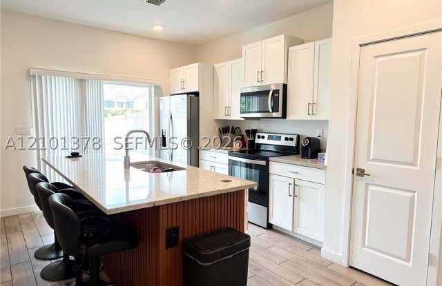 831 SE 16th Ct Gallery 2
