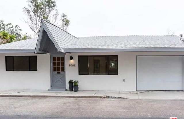 858 Oneonta Dr Gallery 1