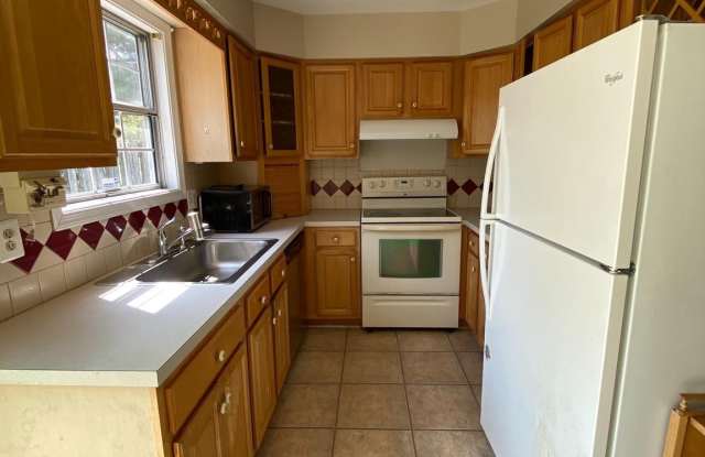 8701 POINT OF WOODS Drive Gallery 4