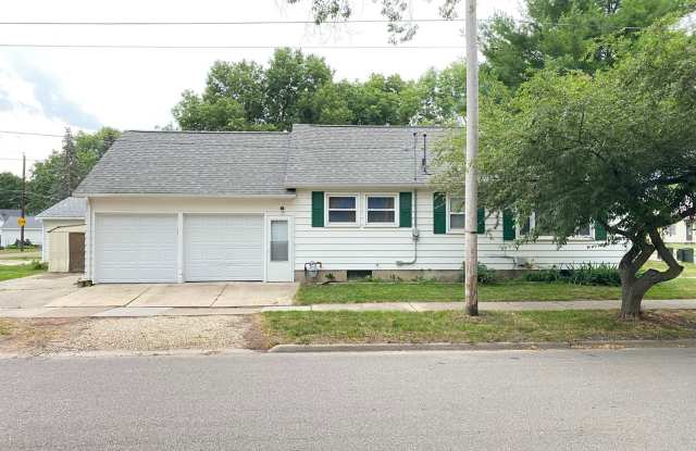 Quiet residential area not far from shopping. photos photos