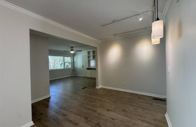 107 Dexter Avenue Gallery 3