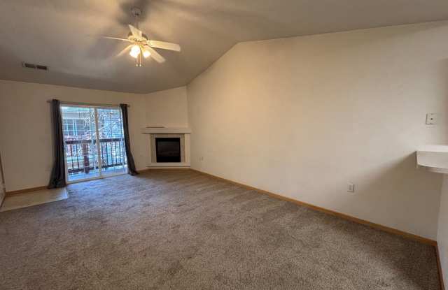 Prime Location - 2 Bed Condo Near CSU + August Rent Free Gallery 4