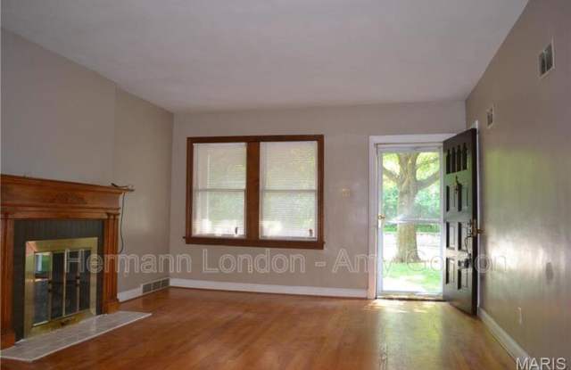 431 N Geyer Gallery 2