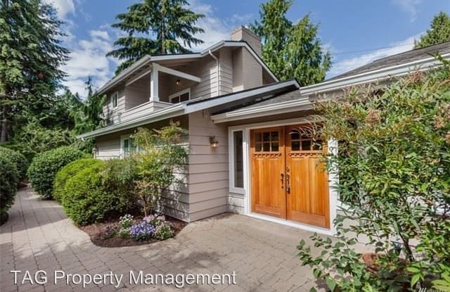 936 Lake Washington Blvd NE - 936 Lake Washington Blvd NE, Bellevue, WA 98004