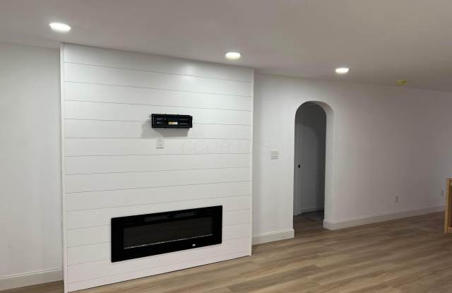 50 N Hampton Road unit: C - 50 North Hampton Road, Columbus, OH 43213 50 N Hampton Road unit: C - 50 North Hampton Road, Columbus, OH 43213