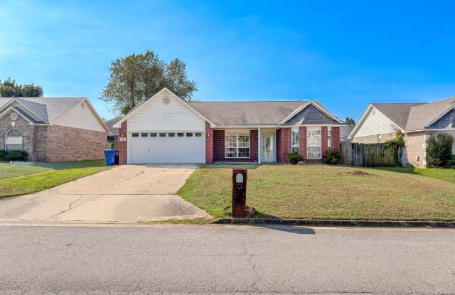 Gorgeous 3 Bed / 2 Bath Home in Fort Smith - 1433 sqft - 604 Chateau Drive, Fort Smith, AR 72908 Gorgeous 3 Bed / 2 Bath Home in Fort Smith - 1433 sqft - 604 Chateau Drive, Fort Smith, AR 72908