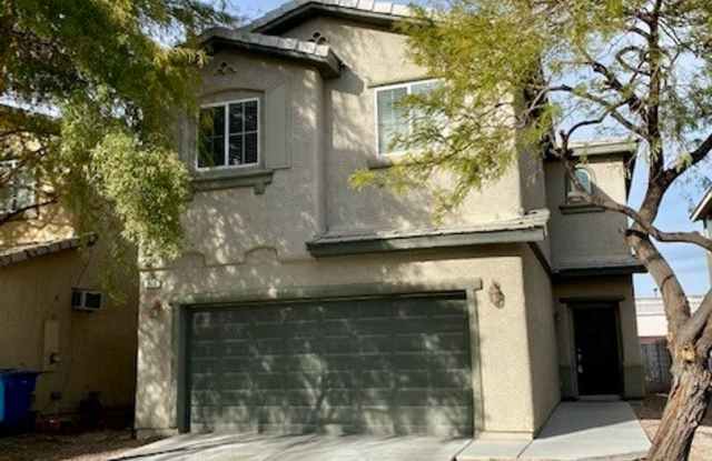 4 bedroom across from Desert Pines Golf Club Gallery 1