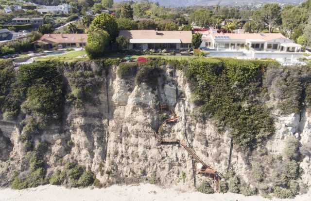 29008 Cliffside Dr Gallery 4
