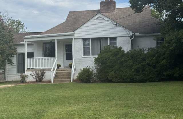6528 CHESTERFIELD Avenue Gallery 1