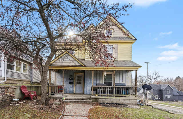 304 Quimby St NE Apt 2 photos photos