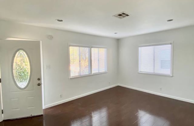 4334 3/4 Manhattan Beach Blvd - 4334 3/4 Manhattan Beach Blvd, Lawndale, CA 90260