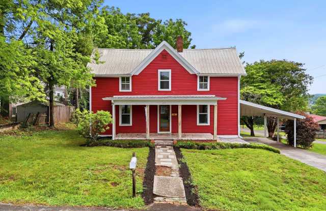 Athens 37303 - Charming 1902 Home Available Now! 3 Bedrooms, 2 Full Baths with a 1-Car Garage - Contact Chad Weeks (865) 567-6193 photos photos