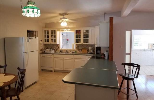 6903 S SHORE DRIVE S Gallery 3