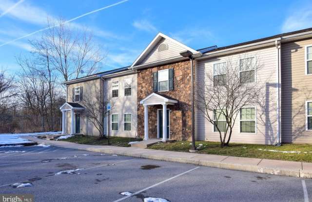 99 HOT POINT AVENUE - 99 Hot Point Avenue, Cumberland County, PA 17257