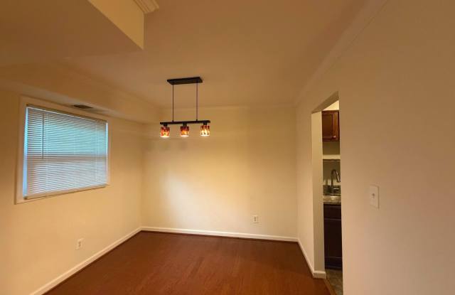 3814 LYNDHURST Drive Gallery 4