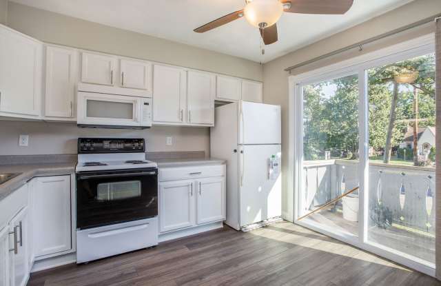 Newly Remodeled 2bed 1 bath apartment in Urbandale! - Ask about our security deposit alternative! photos photos