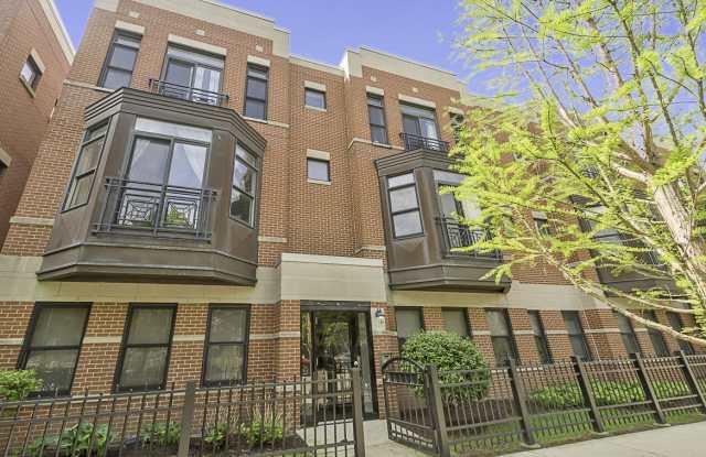 943 W 14th Pl photos photos
