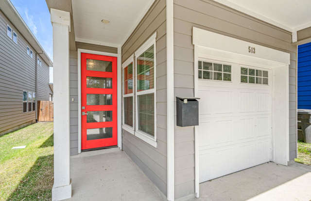 Mahncke Park 3 bed 2.5 bath wonderful home and location. Gallery 4