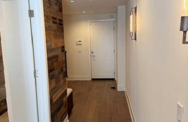 1400 North Fuller Avenue Gallery 3