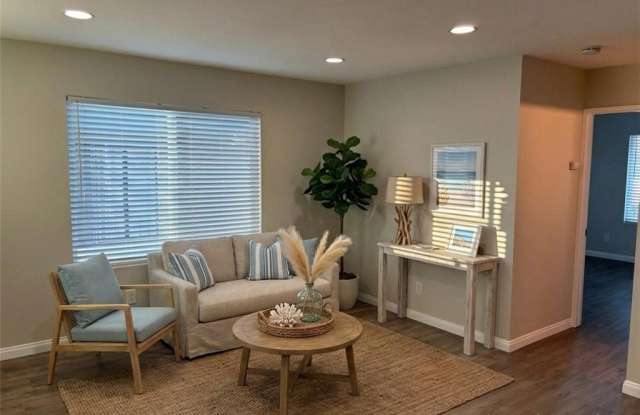 16971 Hoskins photos photos