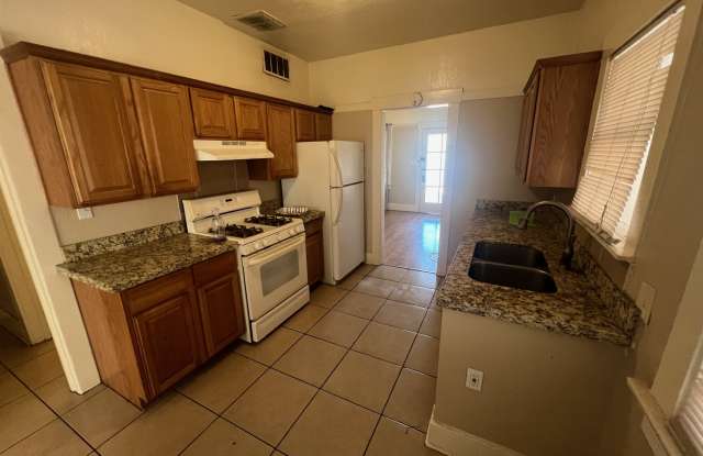 232 East University Boulevard photos photos