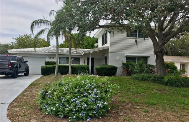 213 WESTWINDS DRIVE - 213 Westwinds Drive, Palm Harbor, FL 34683