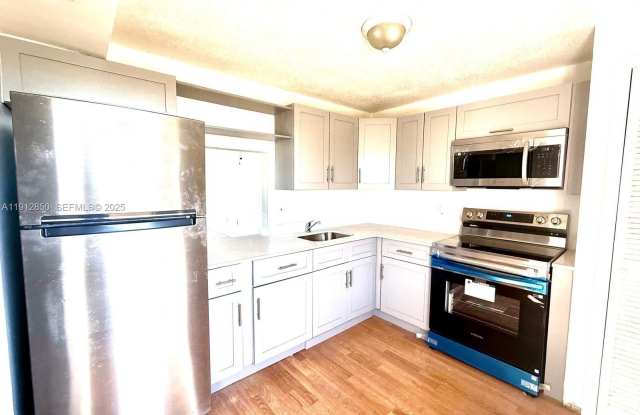 1401 NE 191st St photos photos