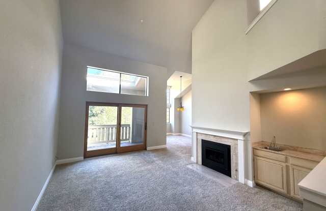 LARGE TWO BEDROOM TWO AND ONE-HALF BATH CONDO WITH LOFT AND GARAGE IN PACHECO VALLEY Gallery 4