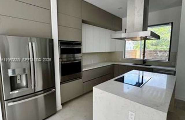 3204 Plaza St # 0 Miami, FL 33133 photos photos