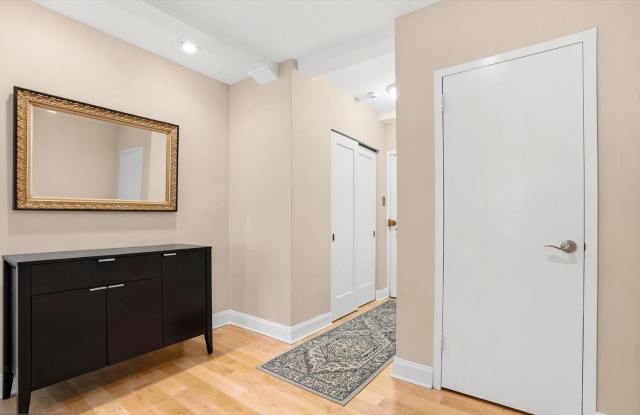 220 W Rittenhouse Sq Unit 55D Gallery 1