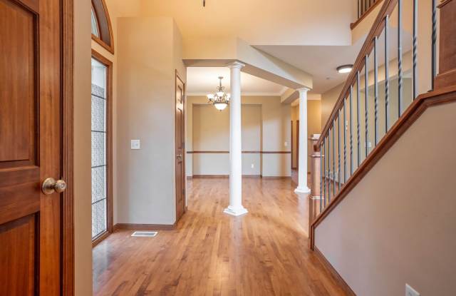 $750 OFF FIRST MONTHS RENT IF MOVE IN BY OCT 15, 2024! Beautiful 4 Bedroom Home for Rent in Victoria! Gallery 4