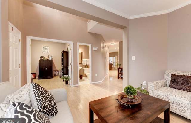 5290 GUNSTON HALL DR Gallery 3