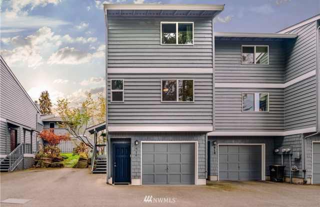 Beautifully Remodeled 2 bed/1.5 Bath Townhome in Shoreline Gallery 1