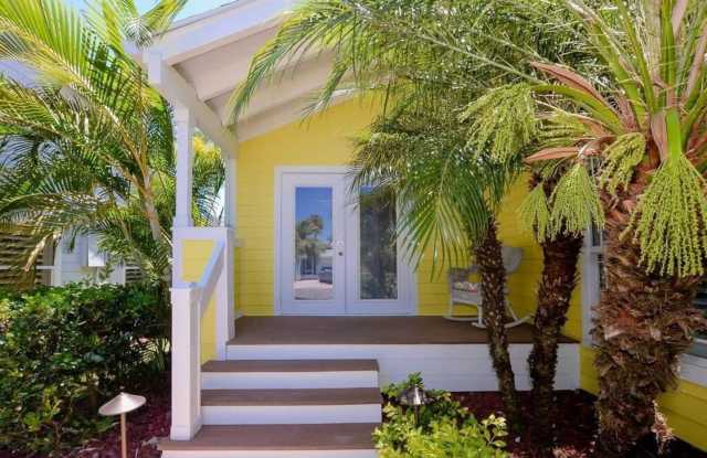 4031 NE Breakwater Drive Gallery 4