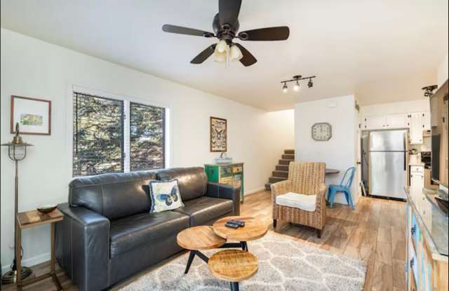 Furnished or Unfurnished 1-Bedroom Country Club Condo | Private Balcony Gallery 4